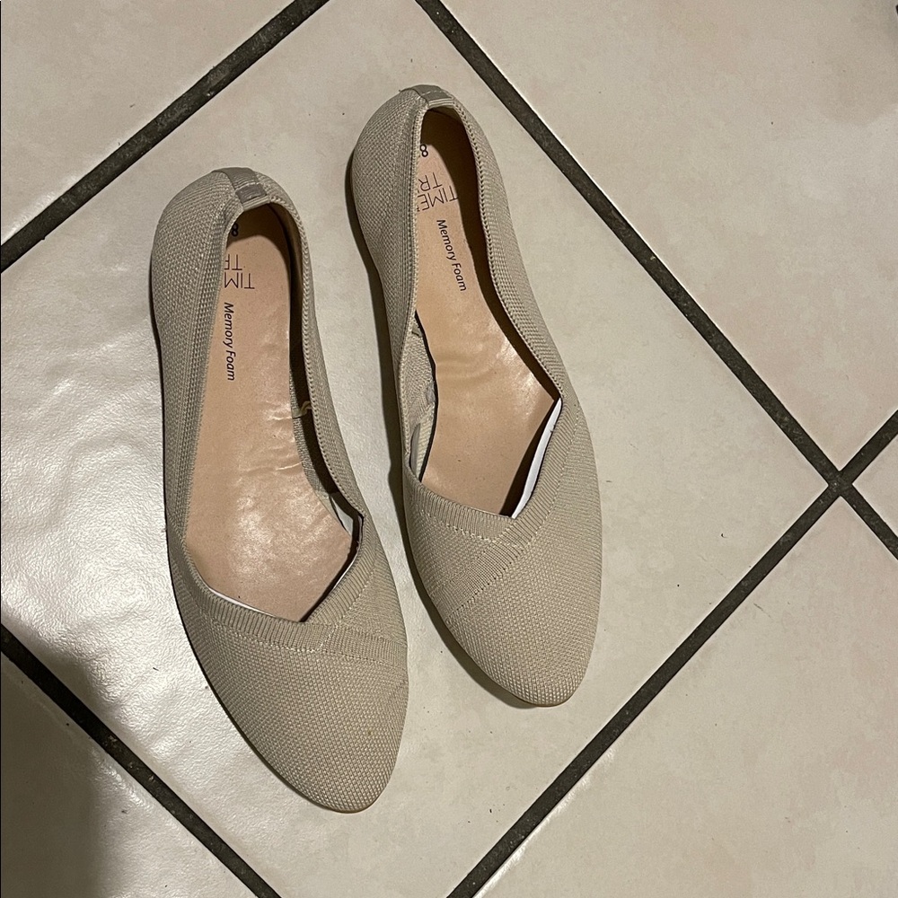 Time and Tru Women's Tan Loafers